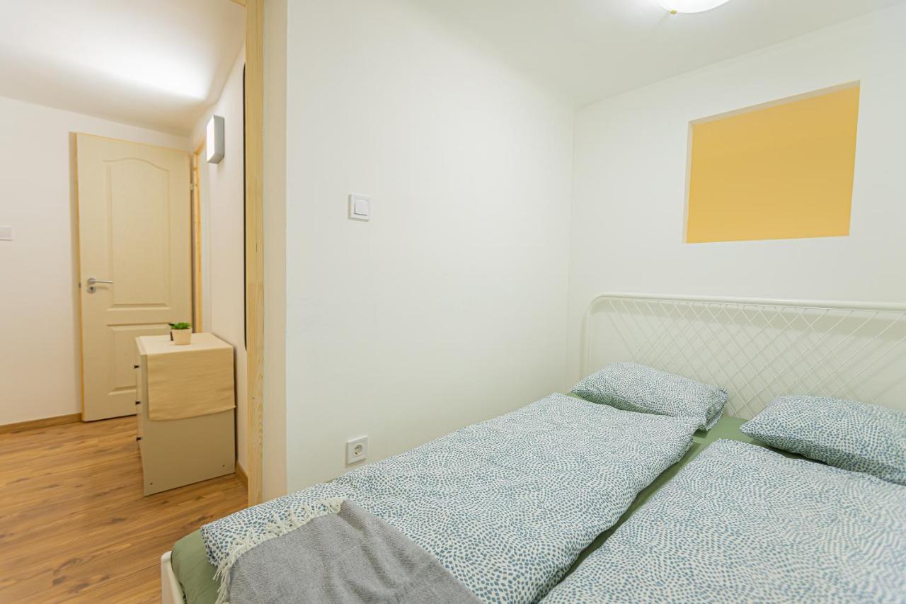 2 Bedroom Apartment In The Dob Street, Emerald Budapest Exterior photo